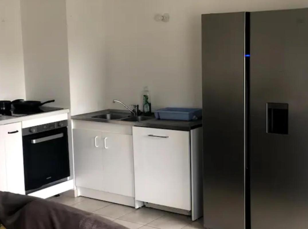 Prefectural Residence: Spacious Near La Defense *