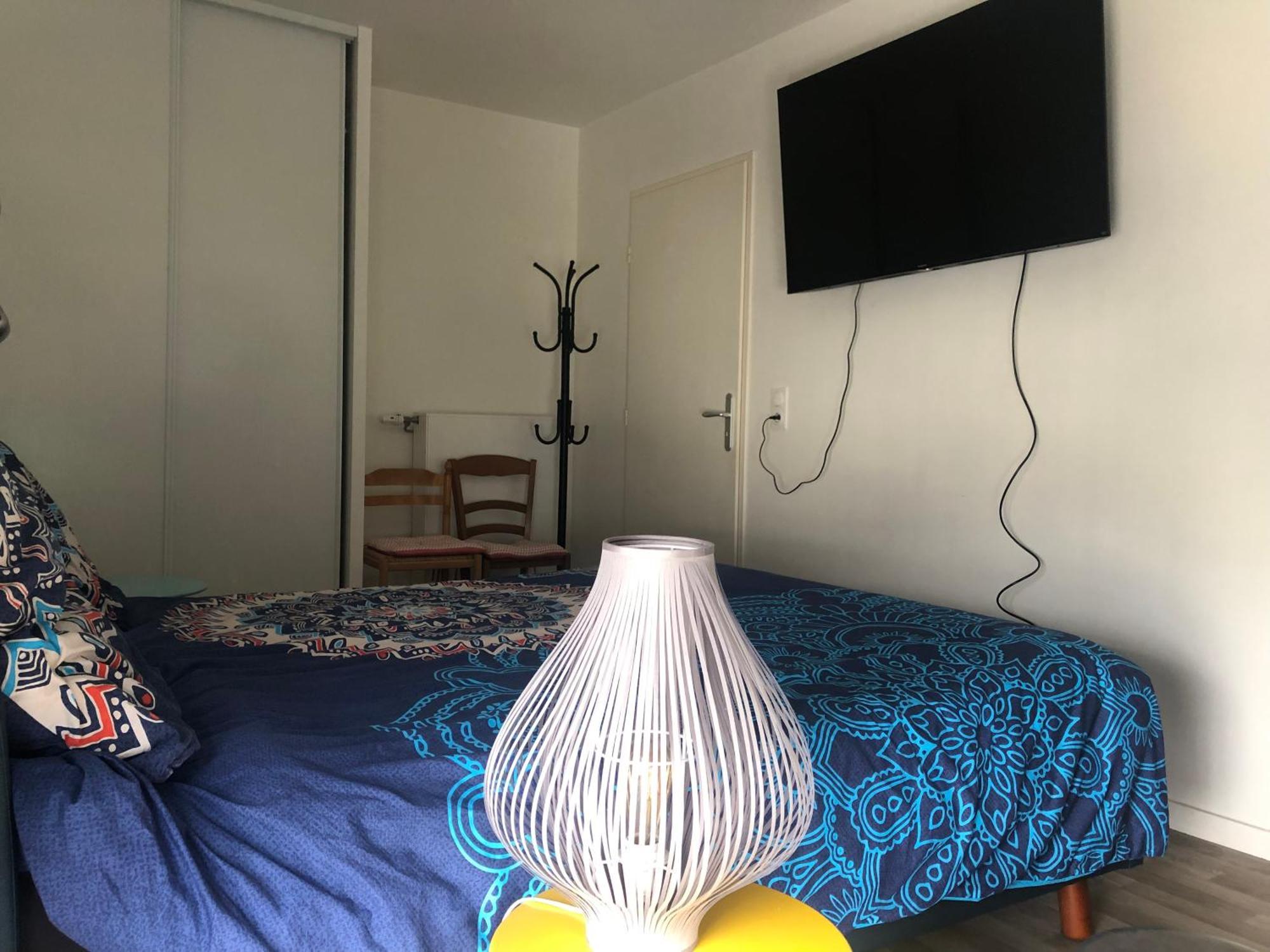 Prefectural Residence: Spacious Near La Defense *